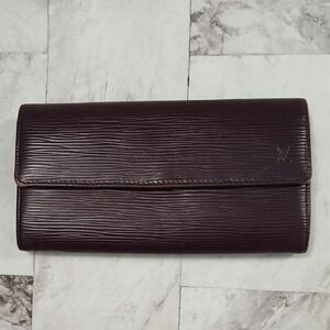 Louis Vuitton Purple-Magenta Textured Leather Wallet